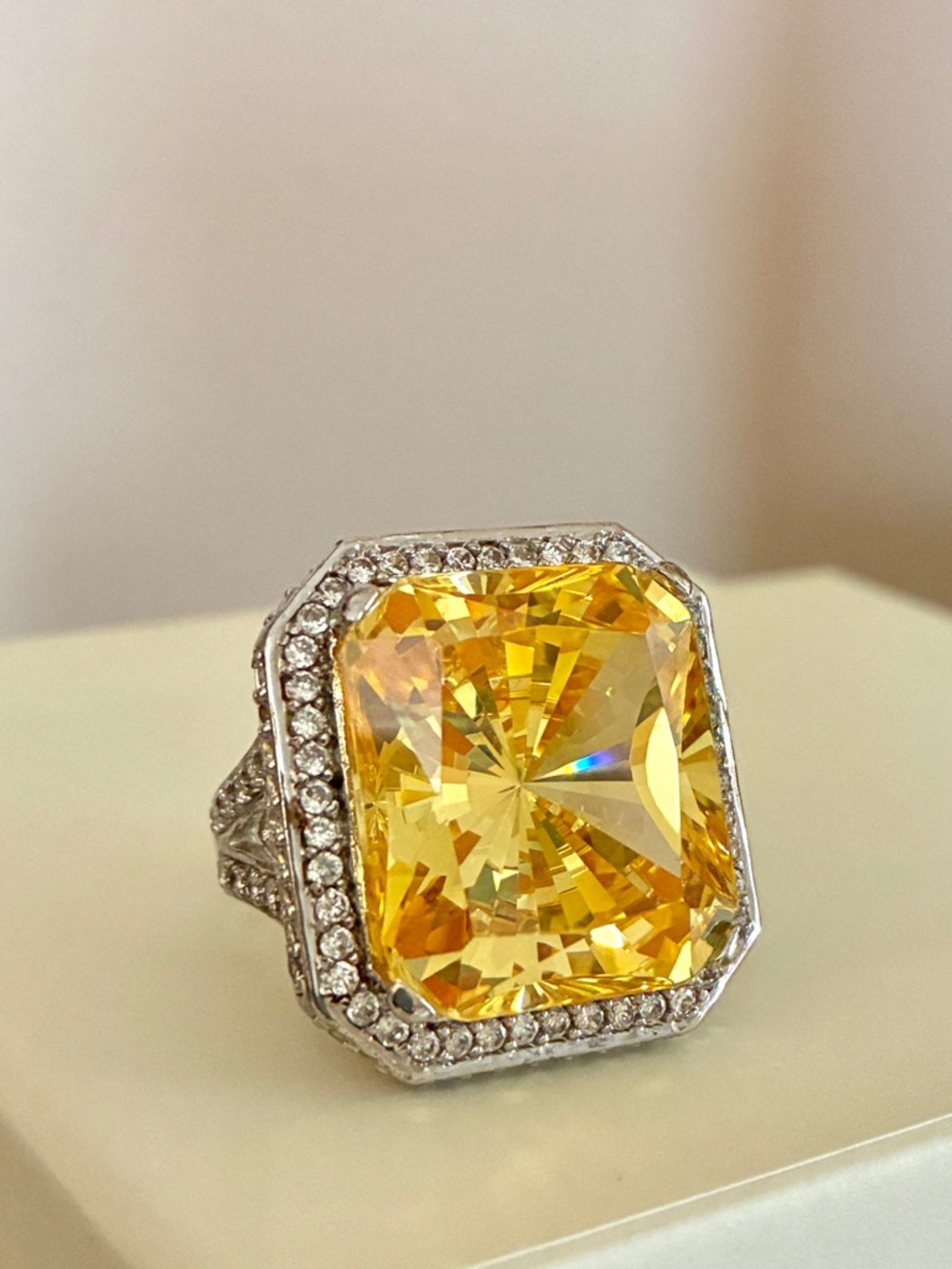 Suzanne Somers Huge Trillion Yellow Halo Cocktail Ring Sz 6